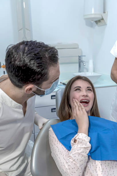 Best Dentist Open Late Near Me  in Henderson, TN