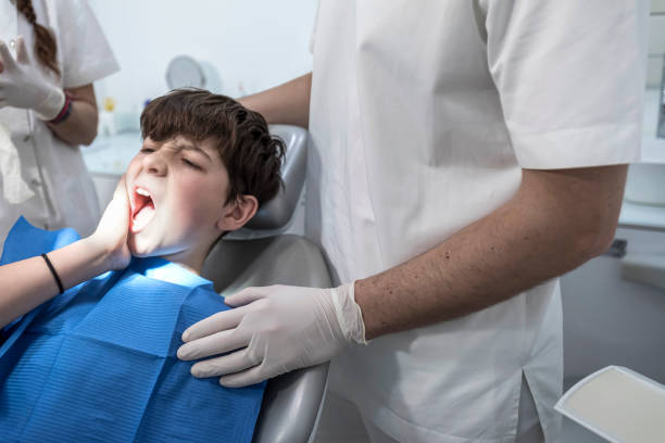 Best Cracked Tooth Emergency Dentist  in Henderson, TN